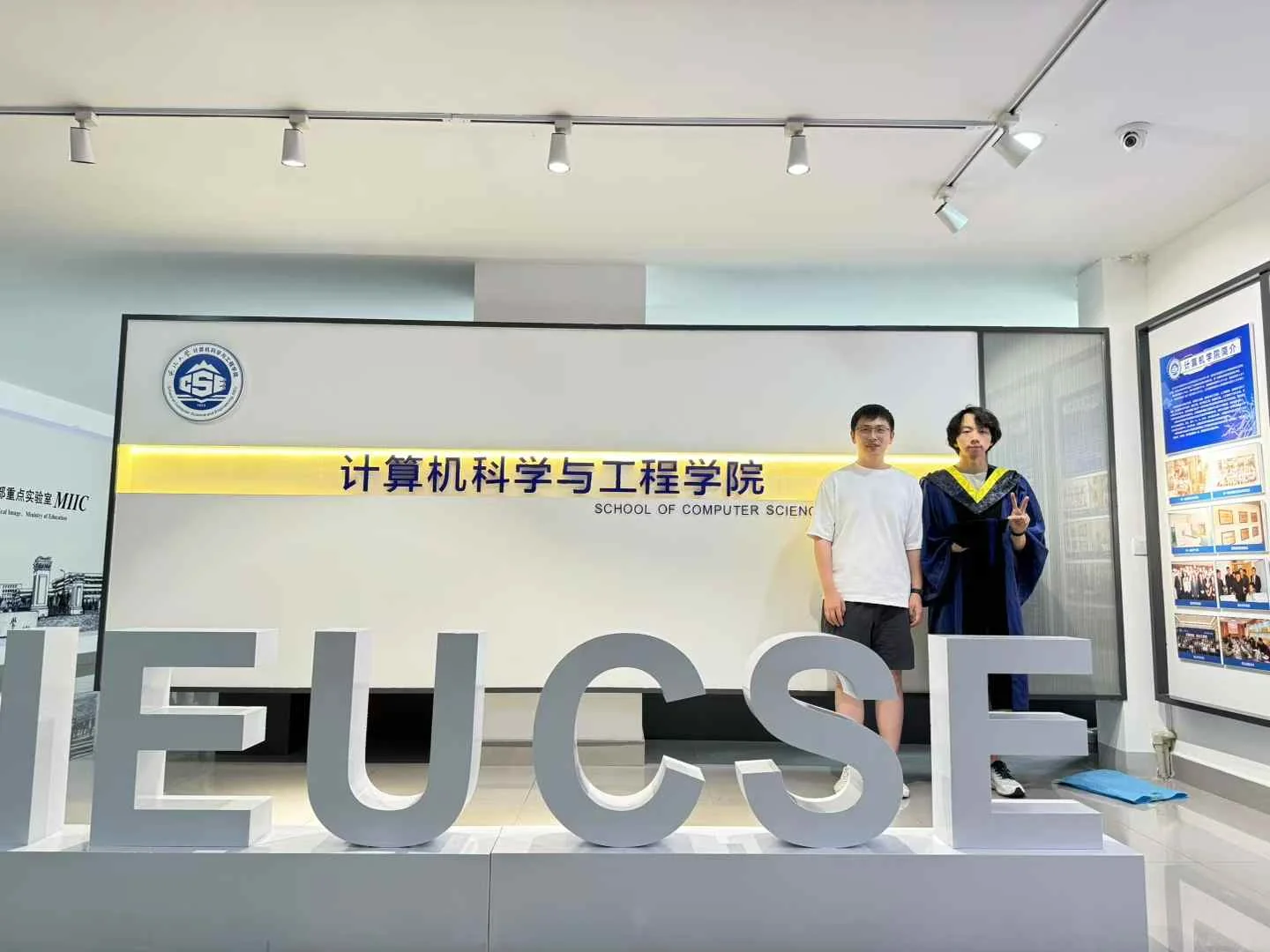 左起：导师刘正皓（副教授）、李欣泽（硕士）